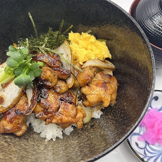 　　　　やきとり丼