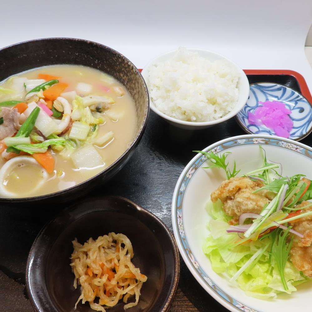 野菜たっぷりチャンポンと油淋鶏